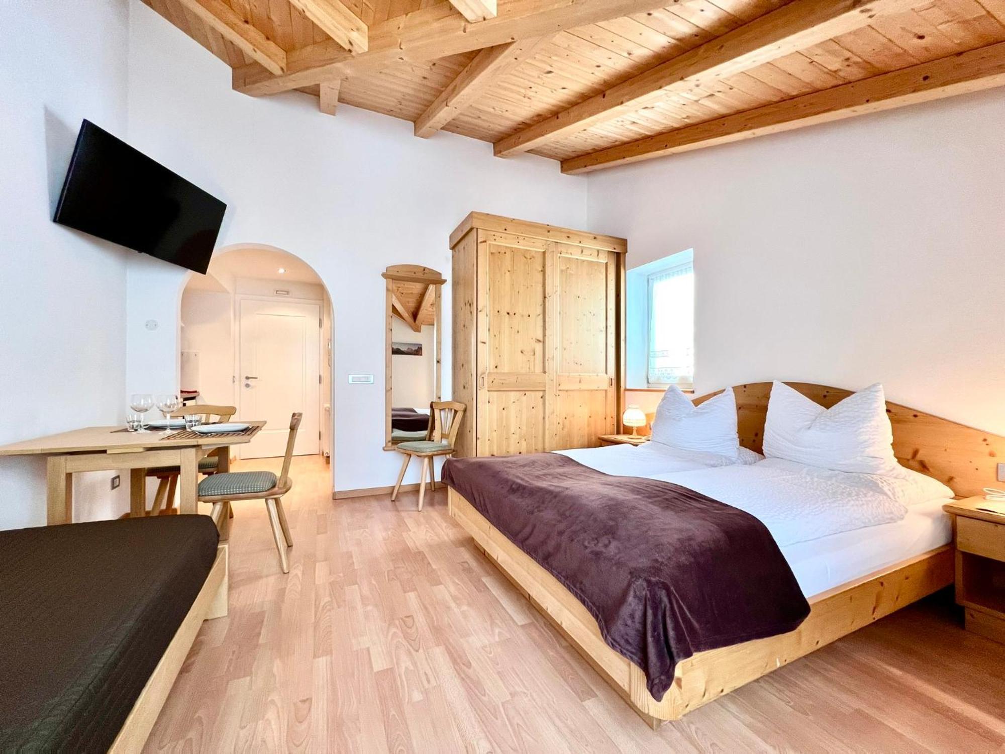 Enjoy Dolomites - Chalet Santa Cristina Val Gardena Δωμάτιο φωτογραφία